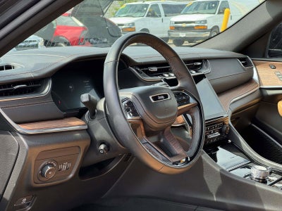 2023 Jeep Grand Cherokee Summit