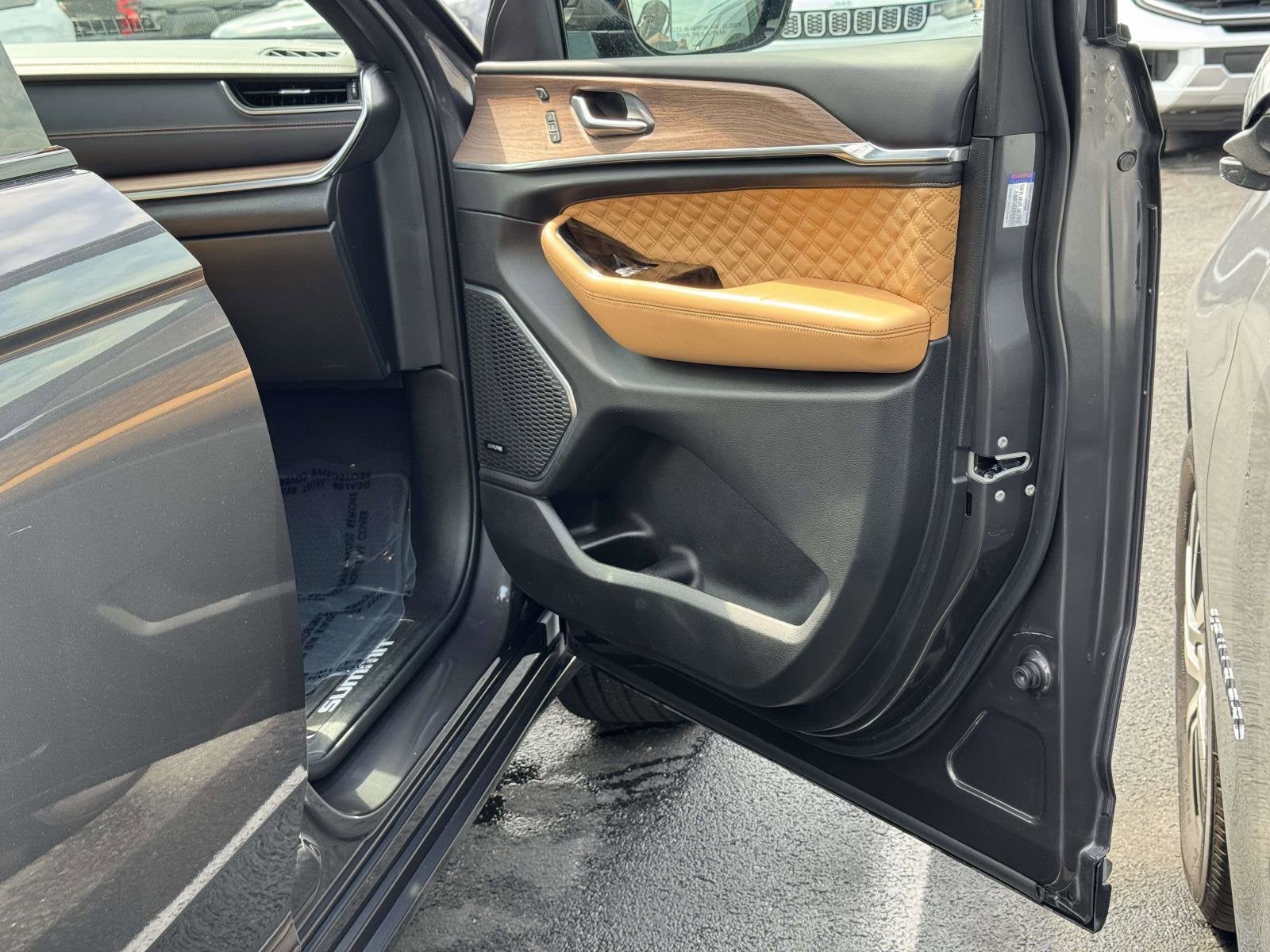 2023 Jeep Grand Cherokee Summit