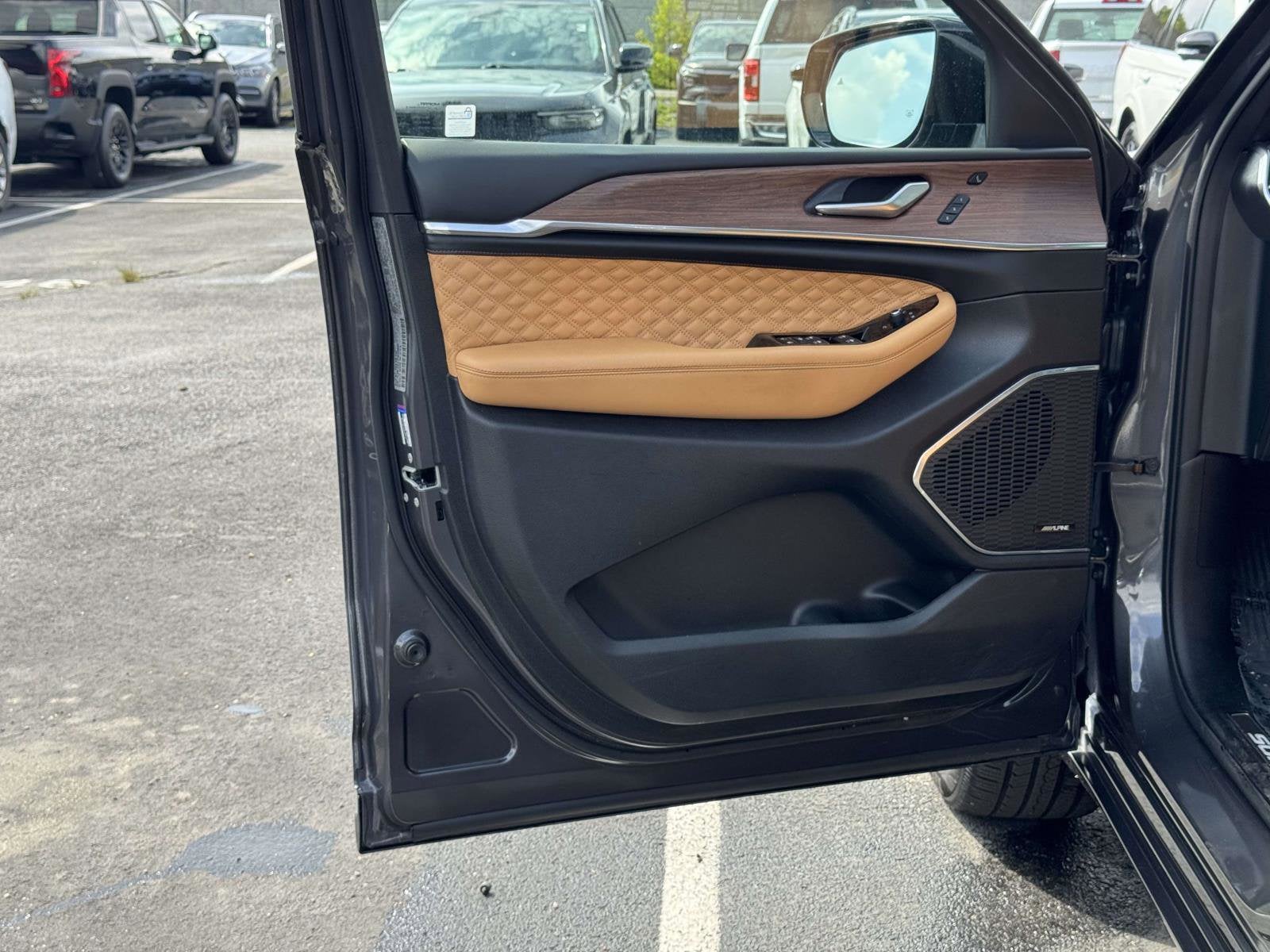 2023 Jeep Grand Cherokee Summit