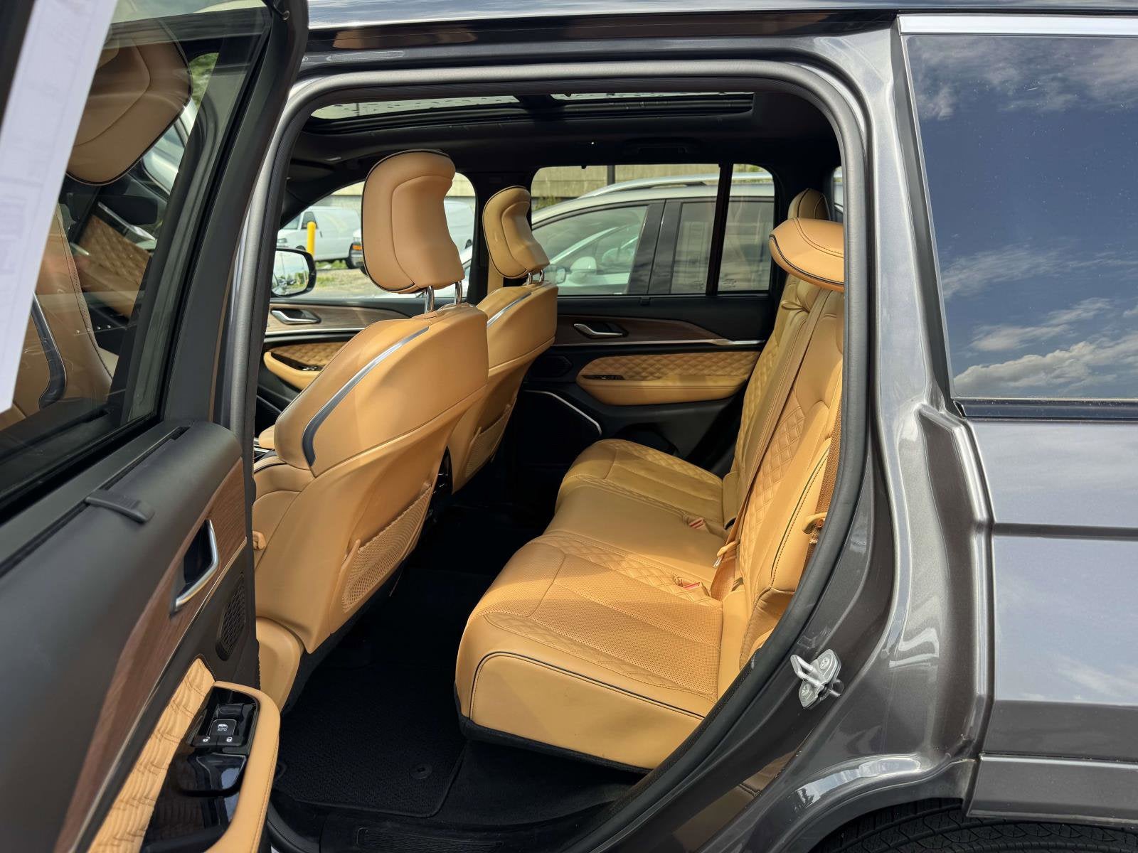 2023 Jeep Grand Cherokee Summit