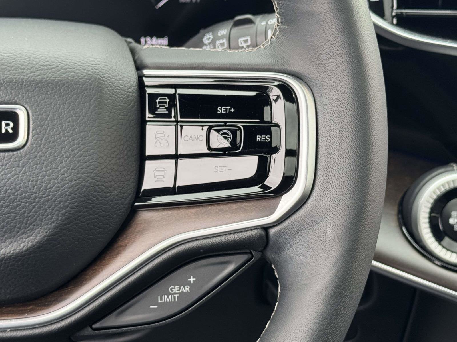 2024 Jeep Grand Wagoneer BASE