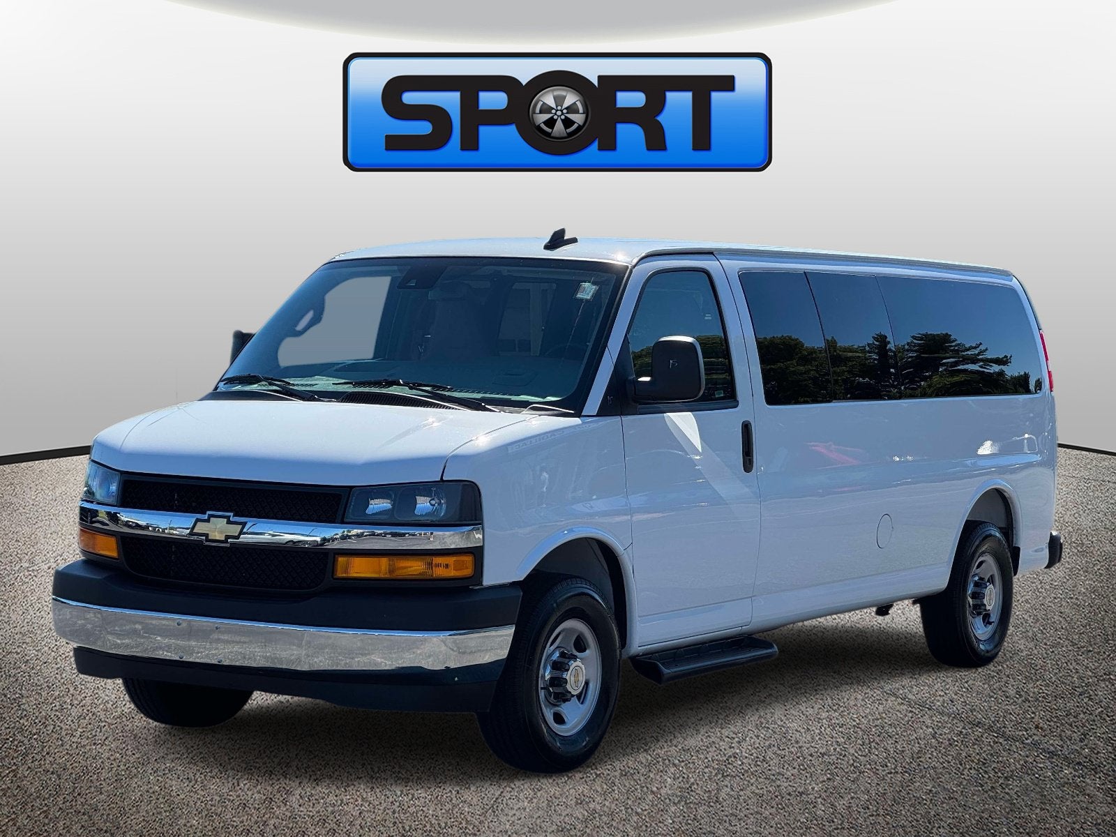 2025 Chevrolet Express Passenger 1LT
