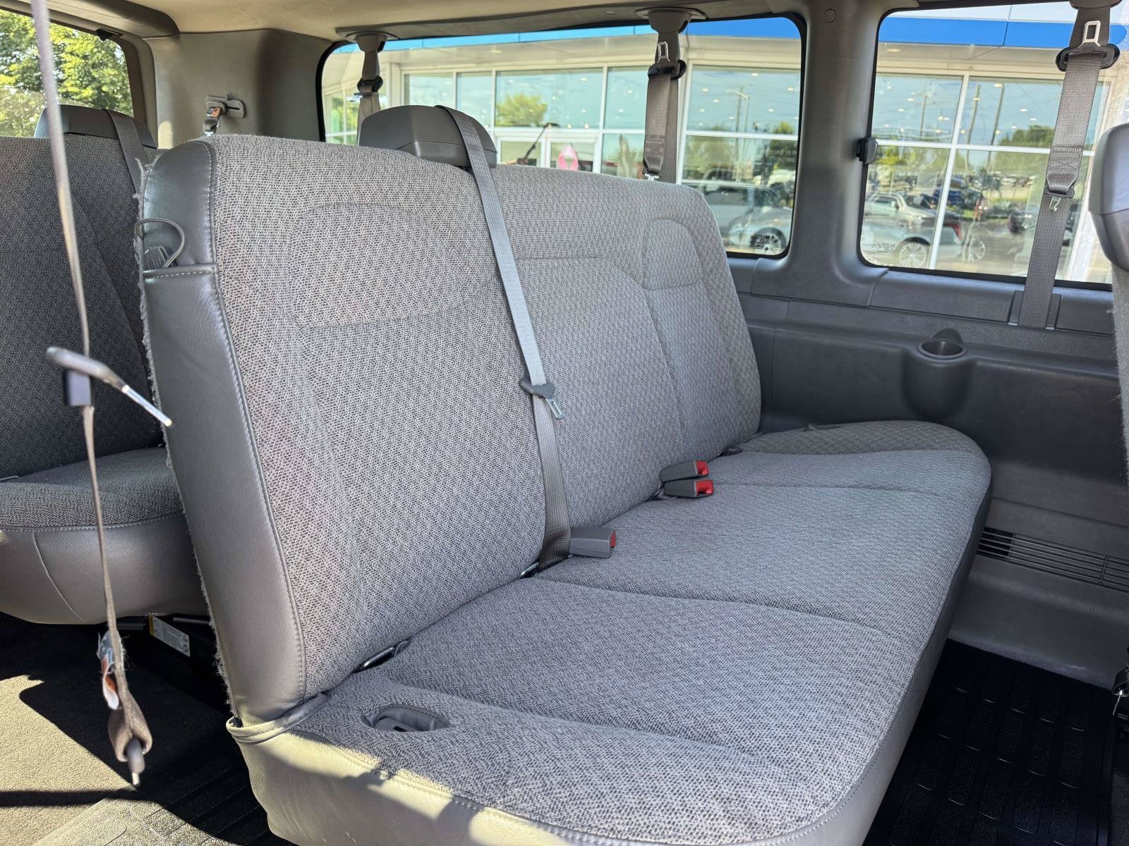 2025 Chevrolet Express Passenger 1LT