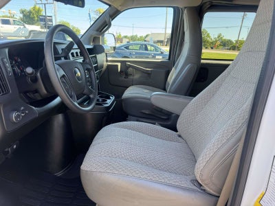 2025 Chevrolet Express Passenger 1LT