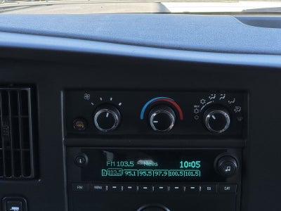 2025 Chevrolet Express Passenger 1LT