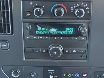 2025 Chevrolet Express Passenger 1LT