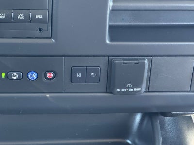 2025 Chevrolet Express Passenger 1LT