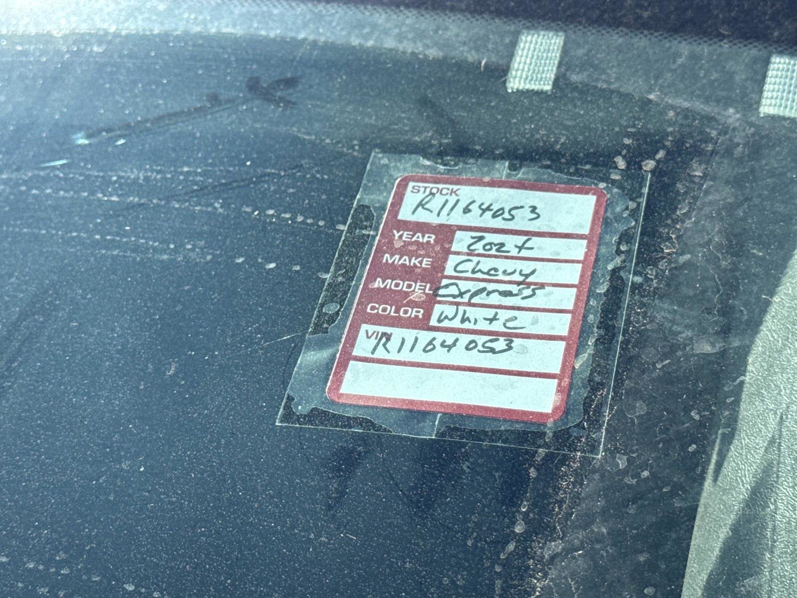 2024 Chevrolet Express Cargo 2500 WT