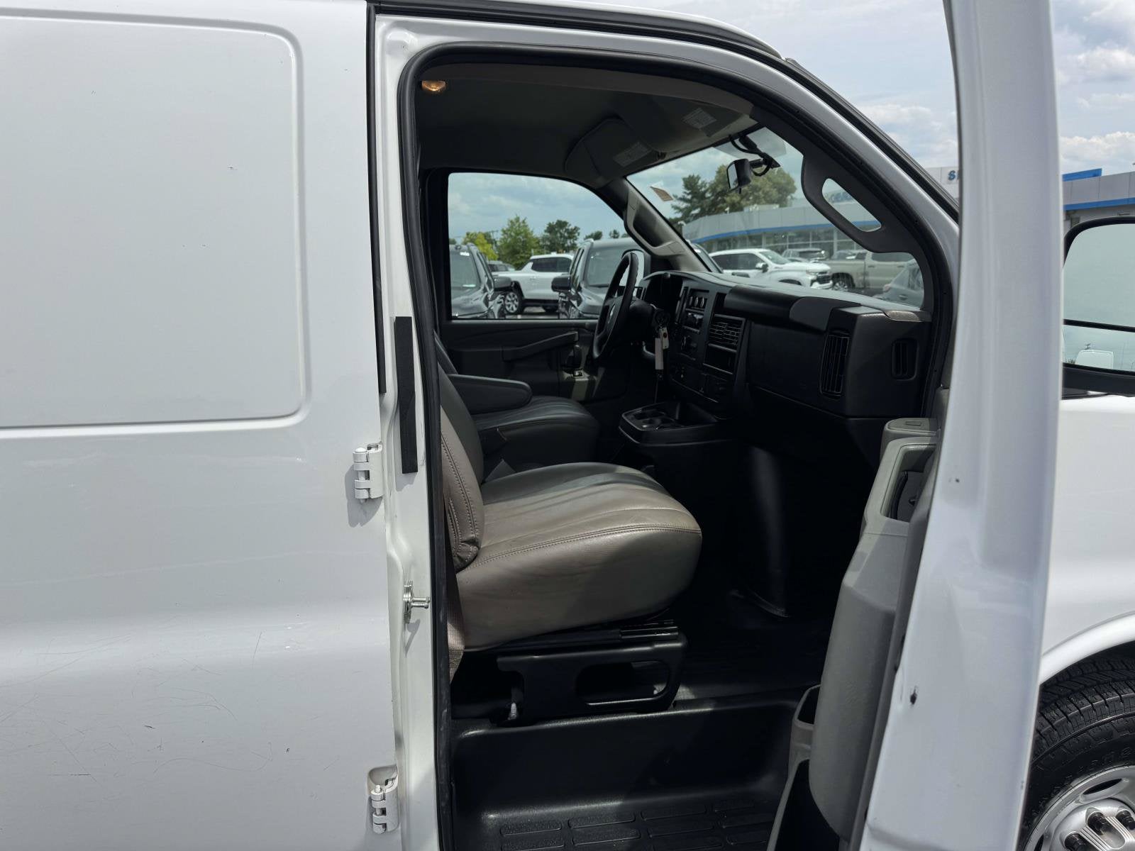 2024 Chevrolet Express Cargo 2500 WT