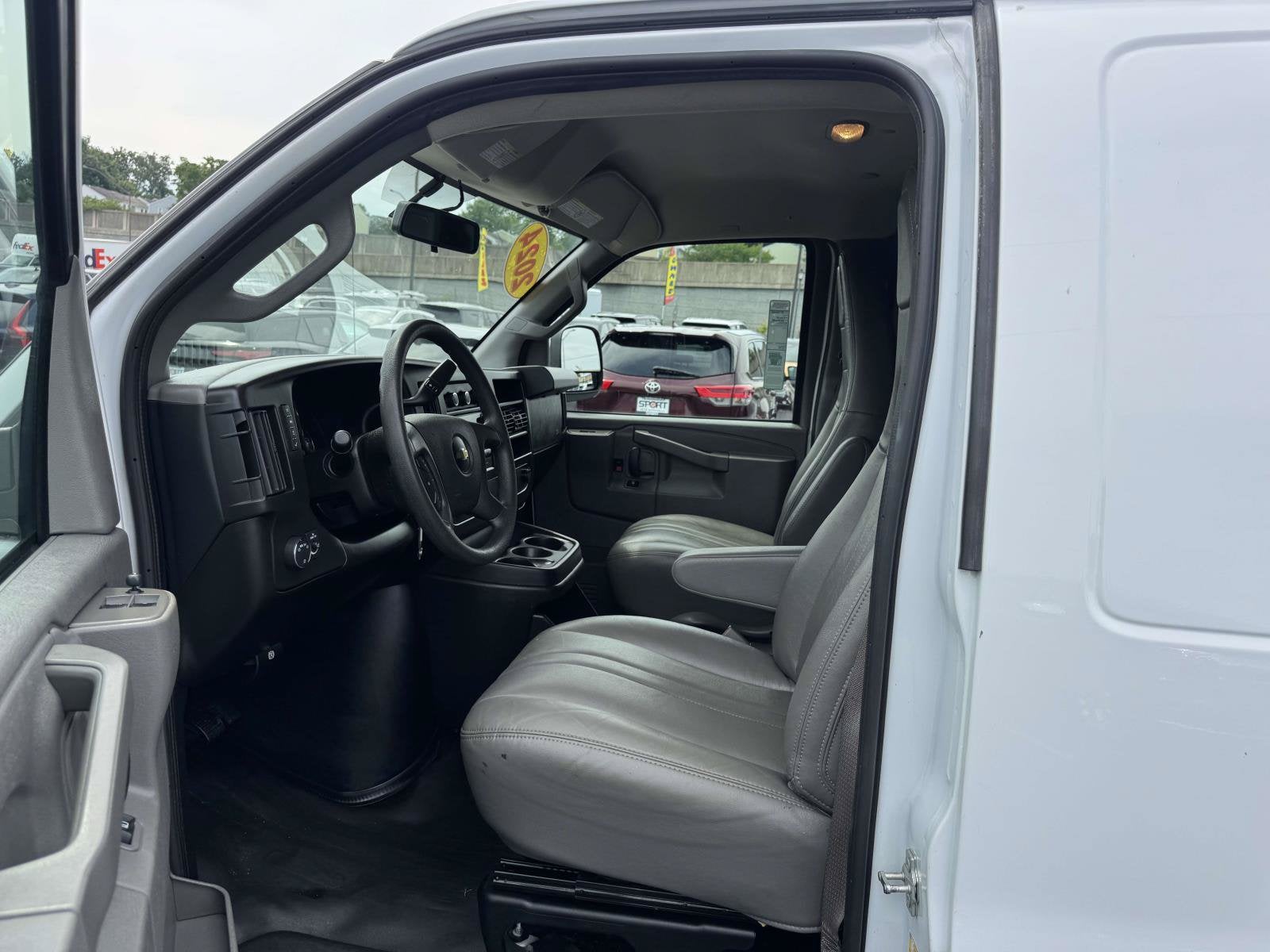2024 Chevrolet Express Cargo 2500 WT