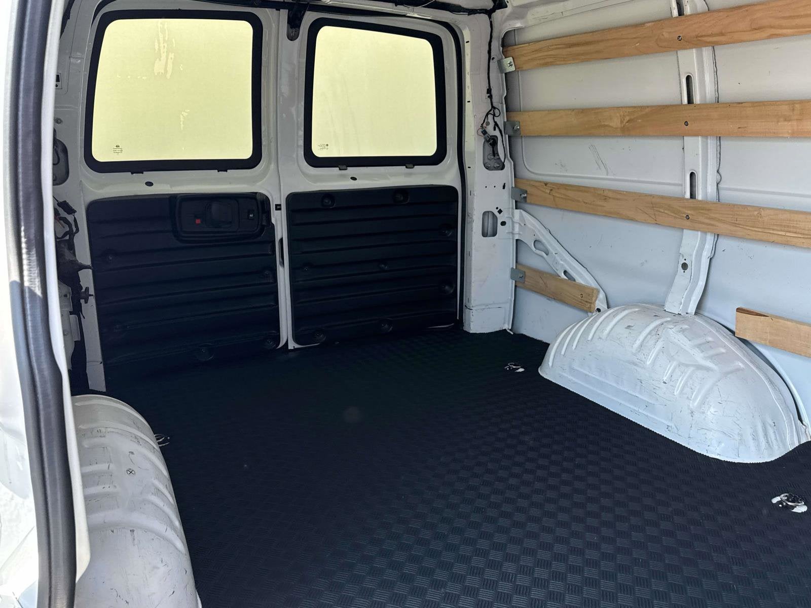 2024 Chevrolet Express Cargo 2500 WT