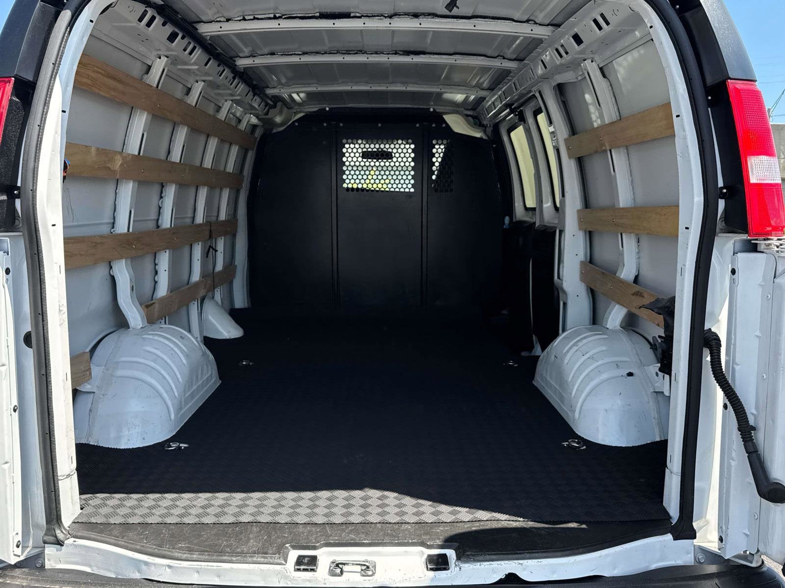 2024 Chevrolet Express Cargo 2500 WT
