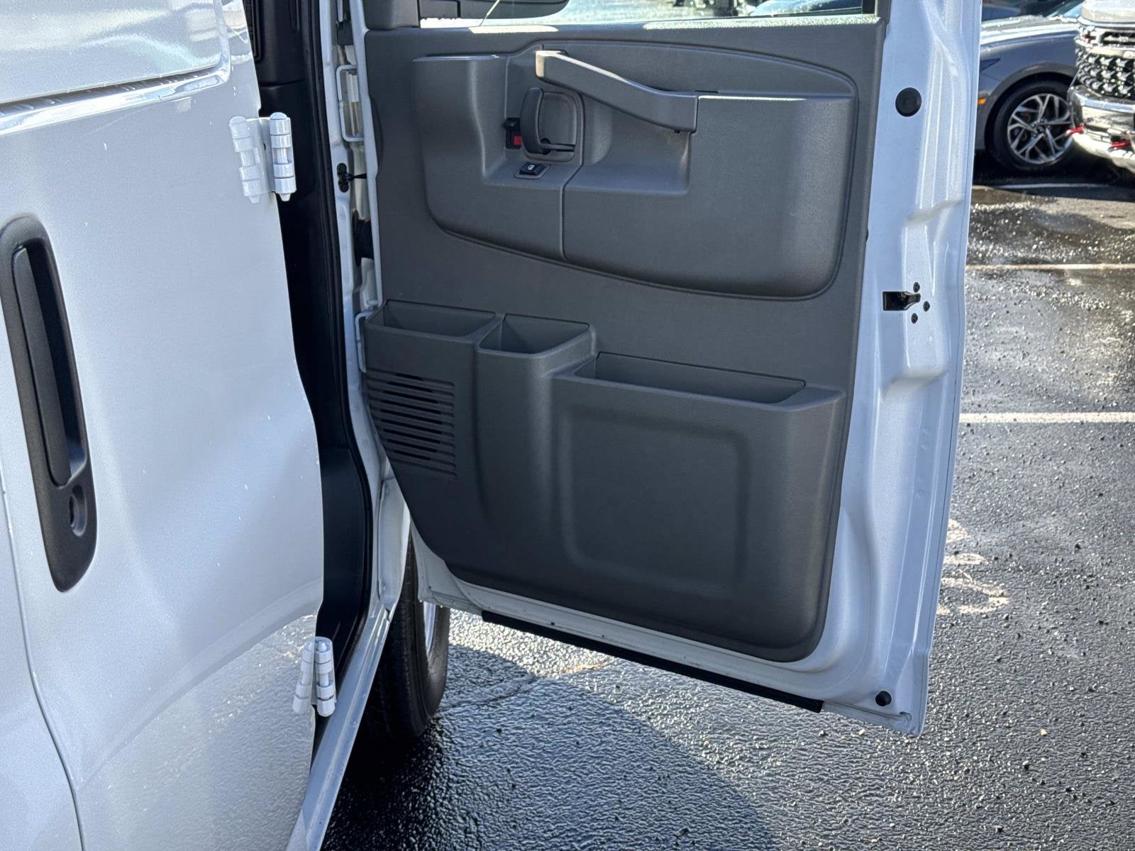 2024 Chevrolet Express Cargo 2500 WT