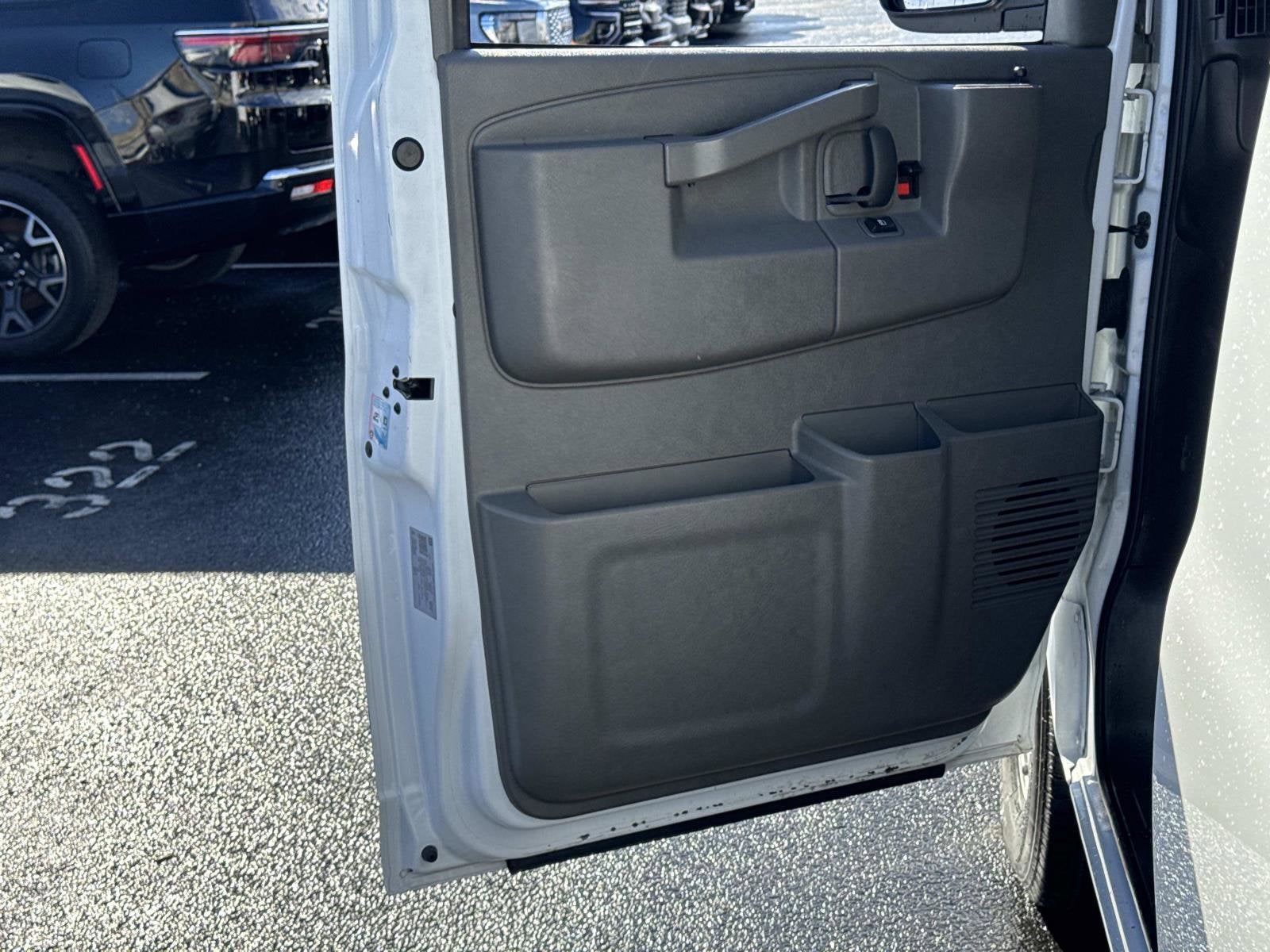 2024 Chevrolet Express Cargo 2500 WT