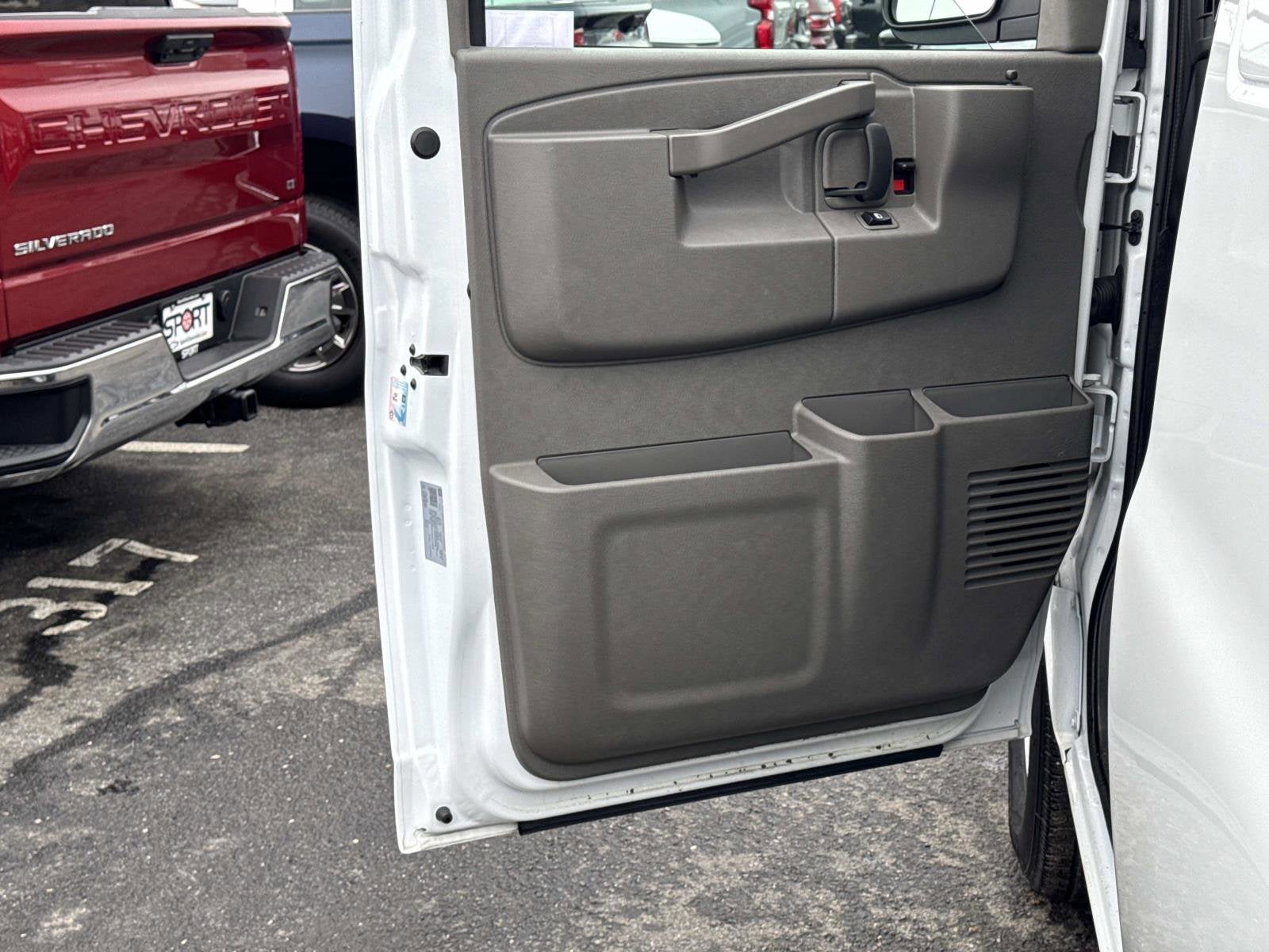 2024 Chevrolet Express Cargo 2500 WT