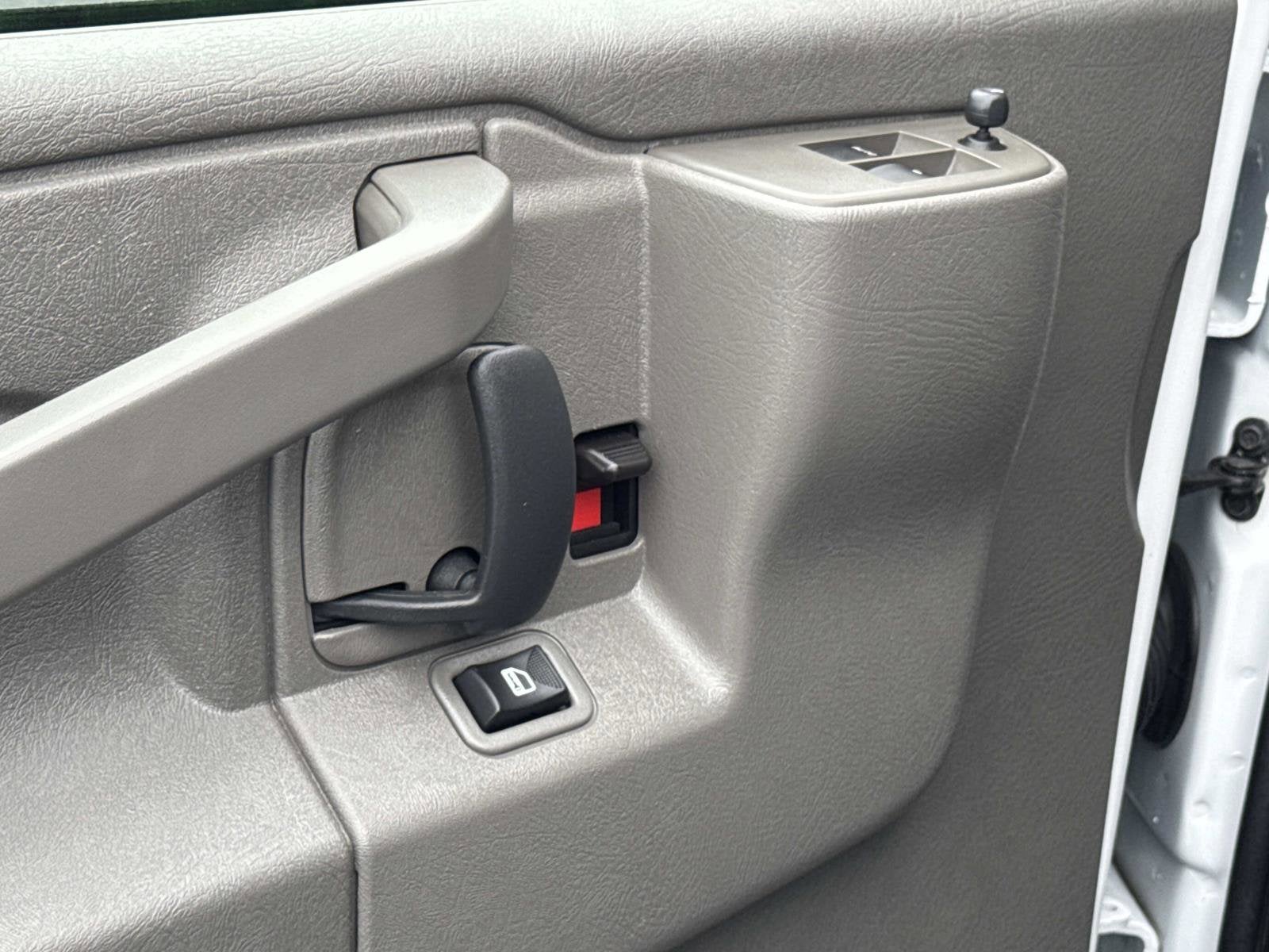 2024 Chevrolet Express Cargo 2500 WT