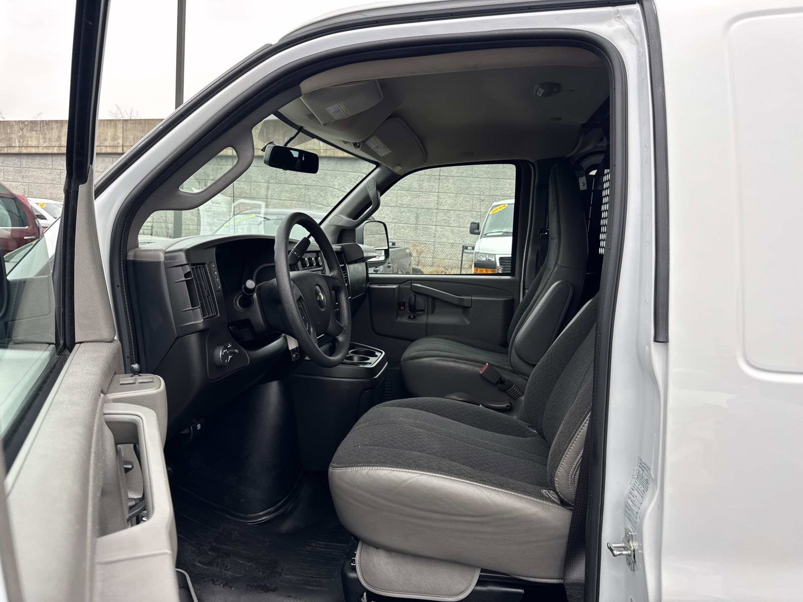 2024 Chevrolet Express Cargo 2500 WT