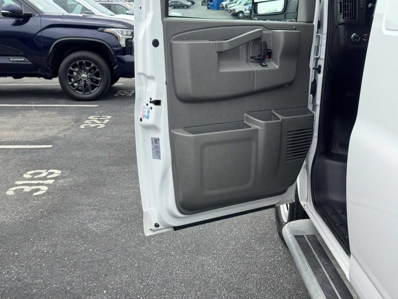 2024 Chevrolet Express Cargo 2500 WT