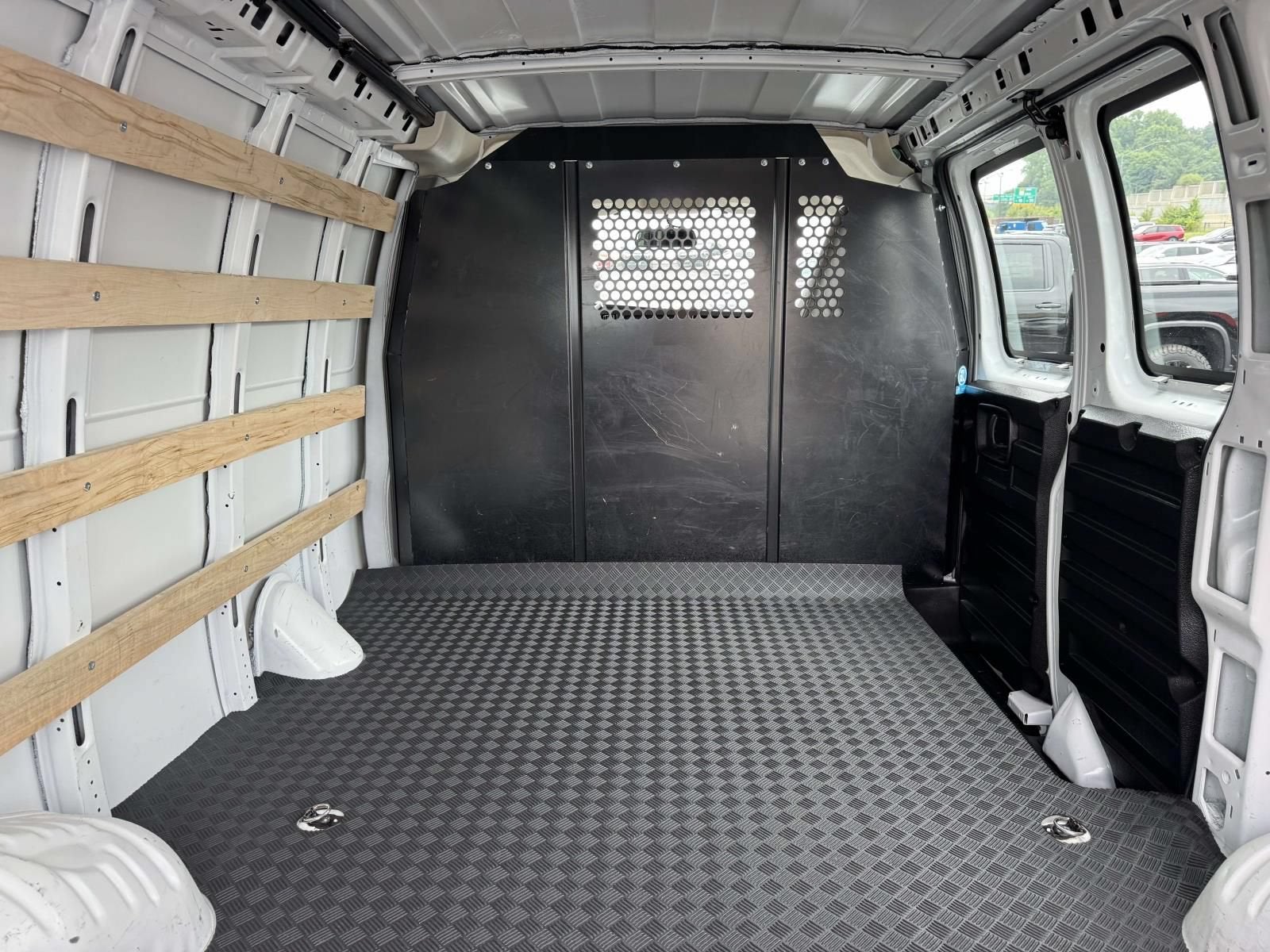 2025 Chevrolet Express Cargo WT