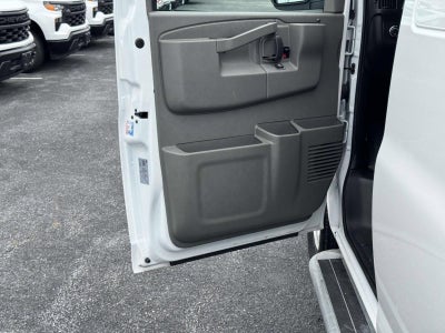 2025 Chevrolet Express Cargo WT