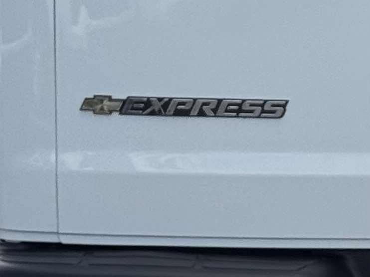 2025 Chevrolet Express Cargo WT