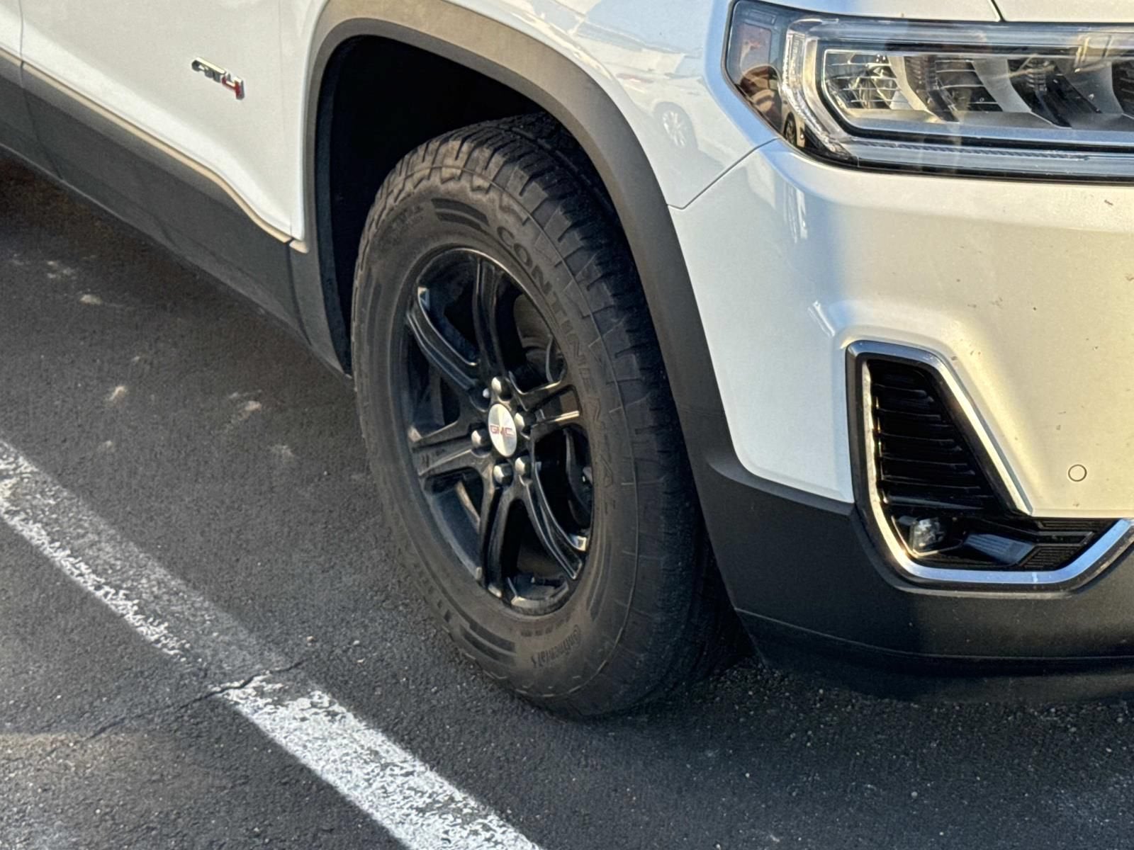 2023 GMC Acadia AT4
