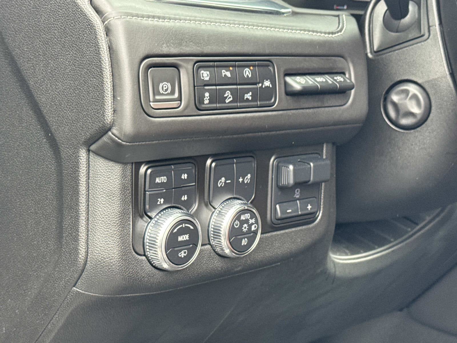 2023 GMC Yukon Denali Ultimate