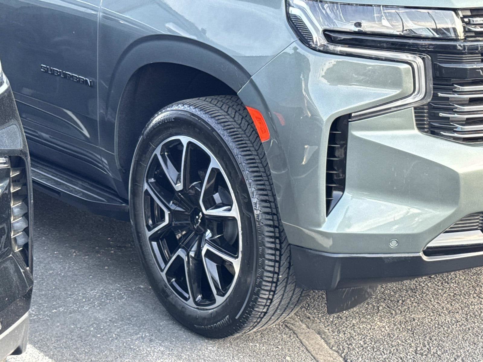 2023 Chevrolet Suburban RST