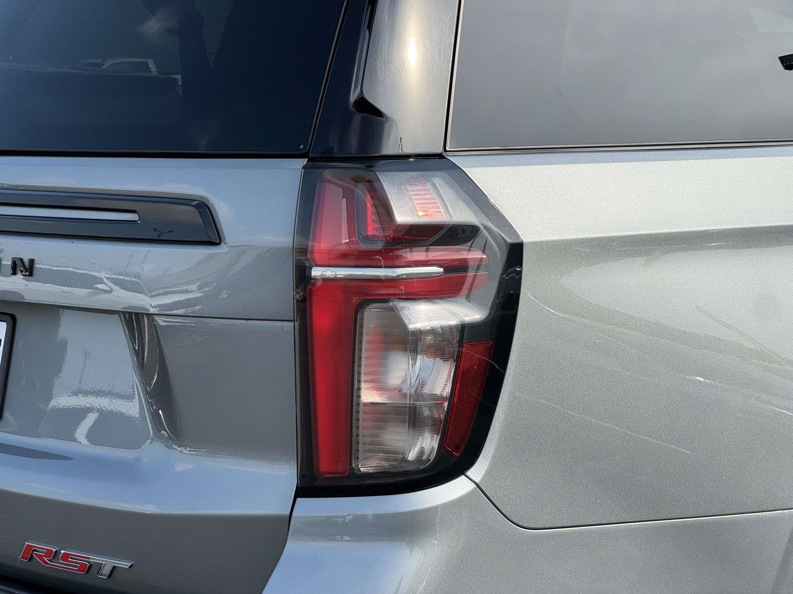 2023 Chevrolet Suburban RST
