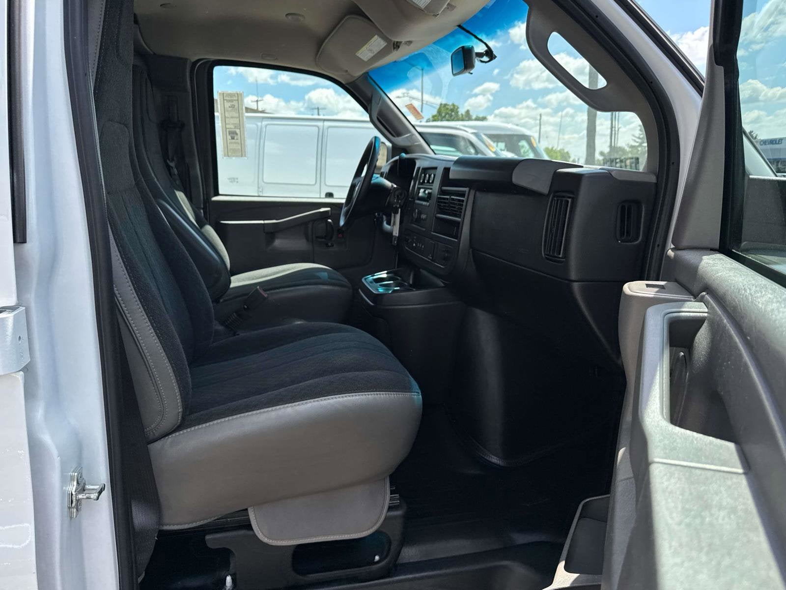 2024 GMC Savana Cargo 2500 Work Van