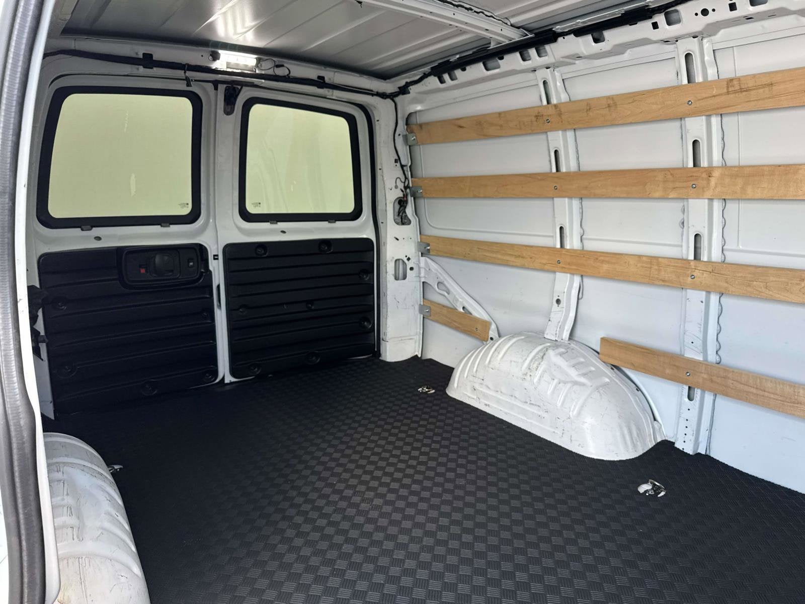 2024 GMC Savana Cargo 2500 Work Van