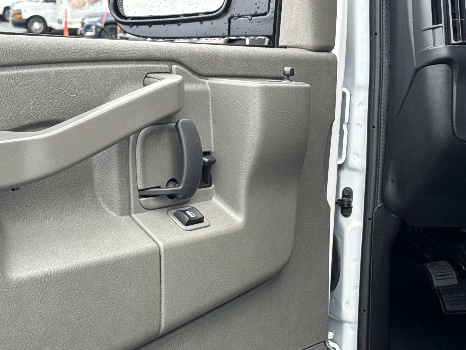 2024 GMC Savana Cargo 2500 Work Van