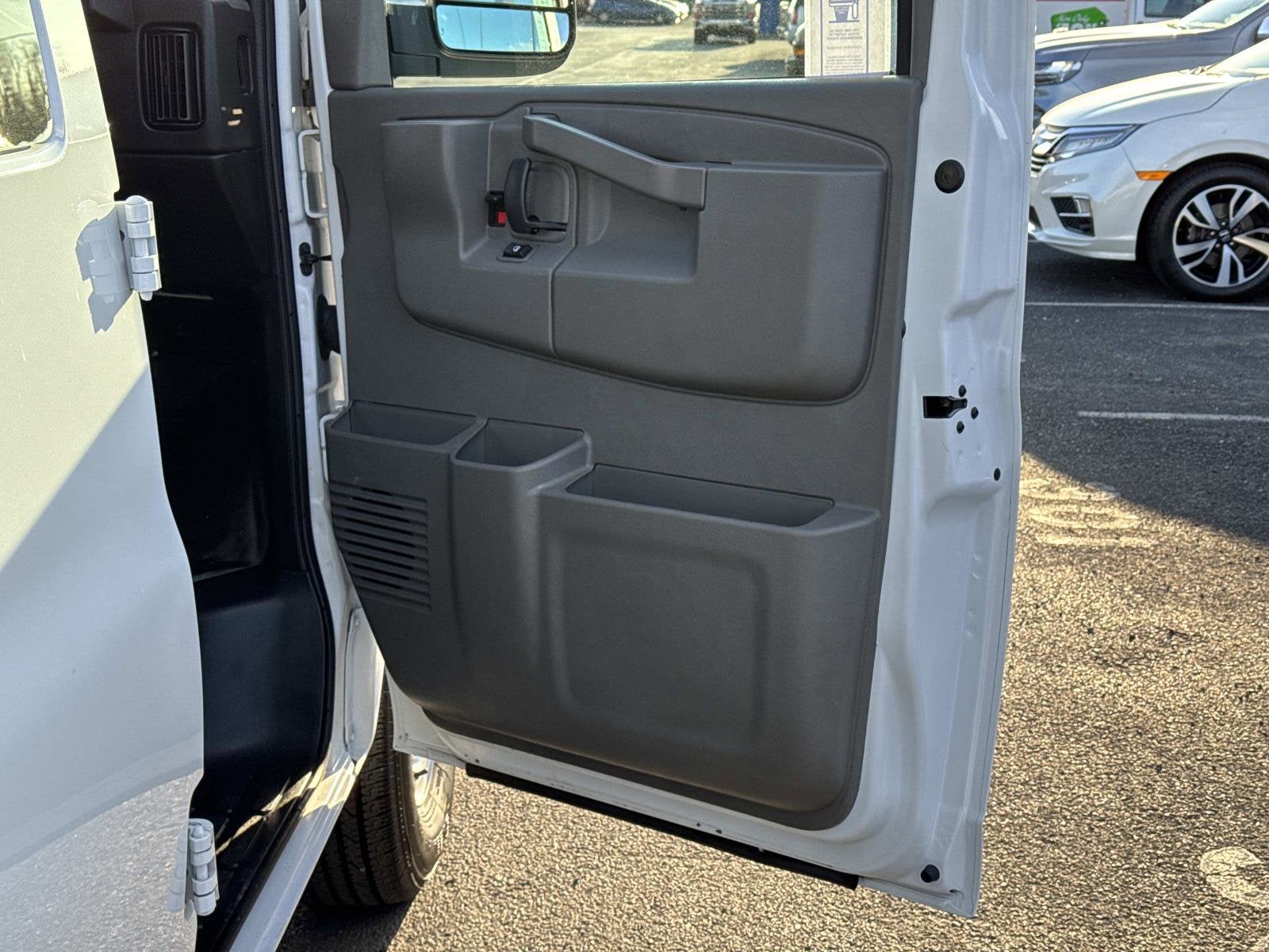 2024 GMC Savana Cargo 2500 Work Van