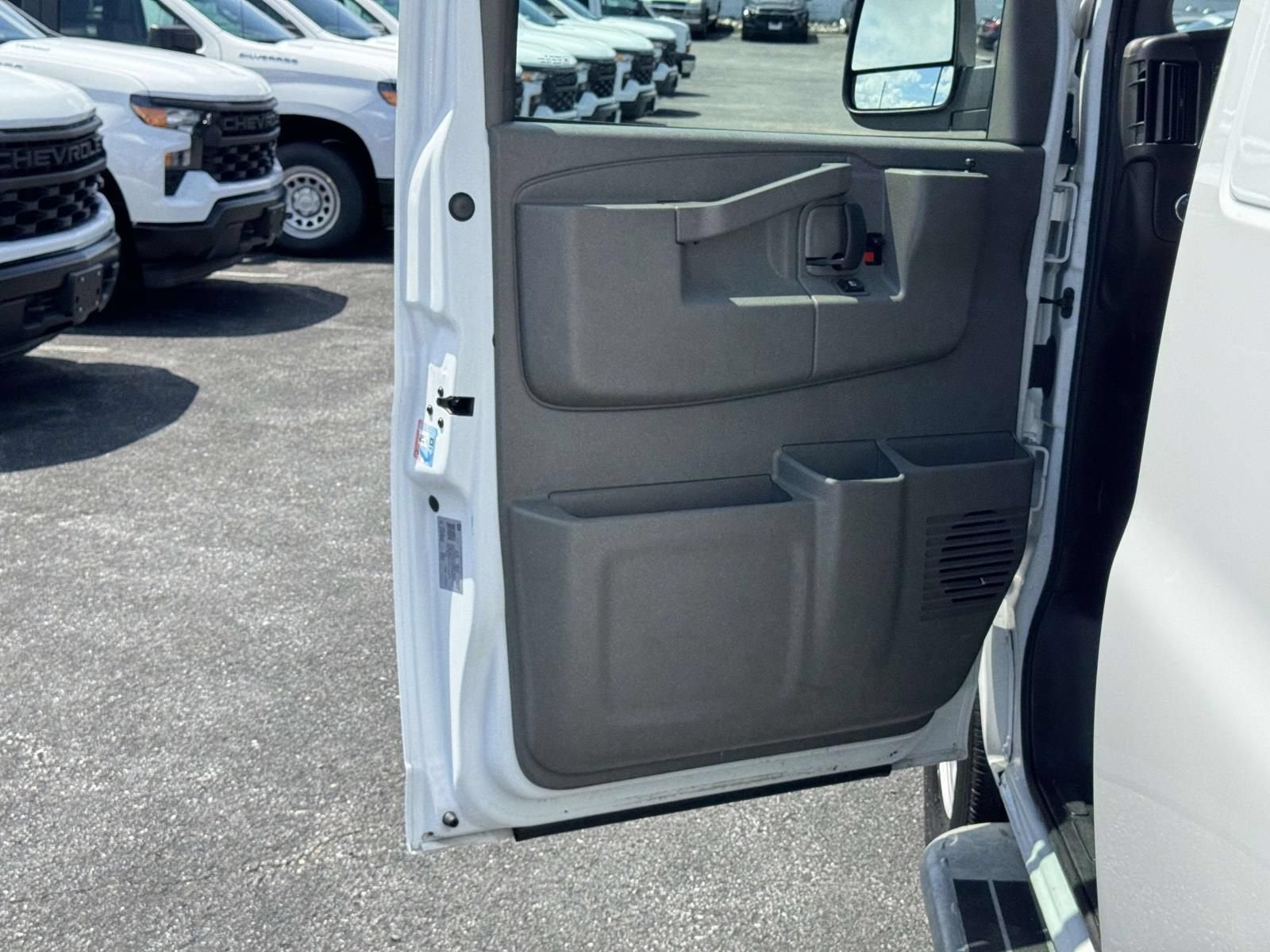 2025 GMC Savana Cargo Work Van