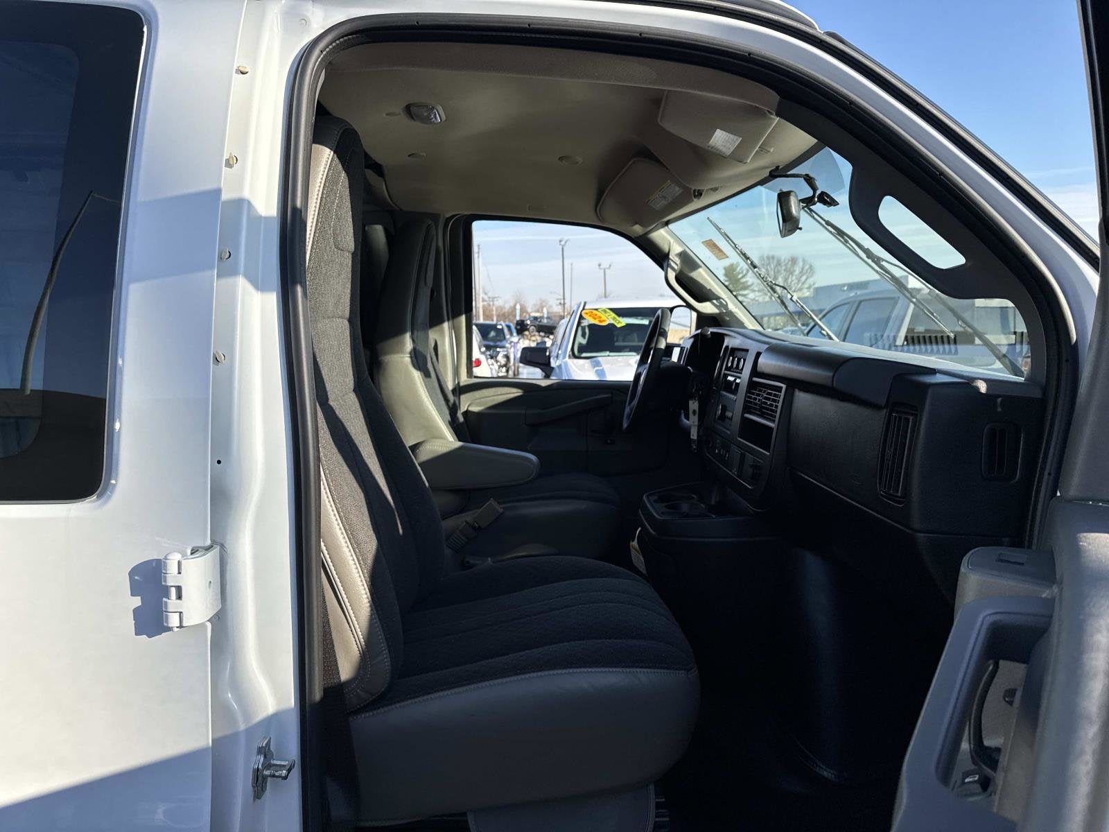 2024 GMC Savana Cargo 2500 Work Van