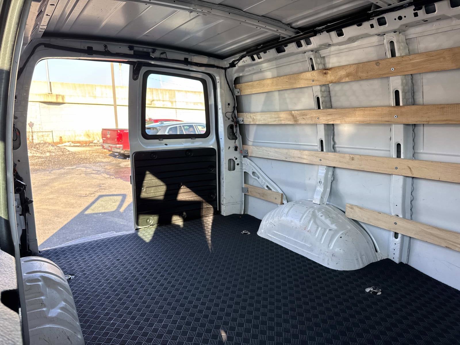 2024 GMC Savana Cargo 2500 Work Van