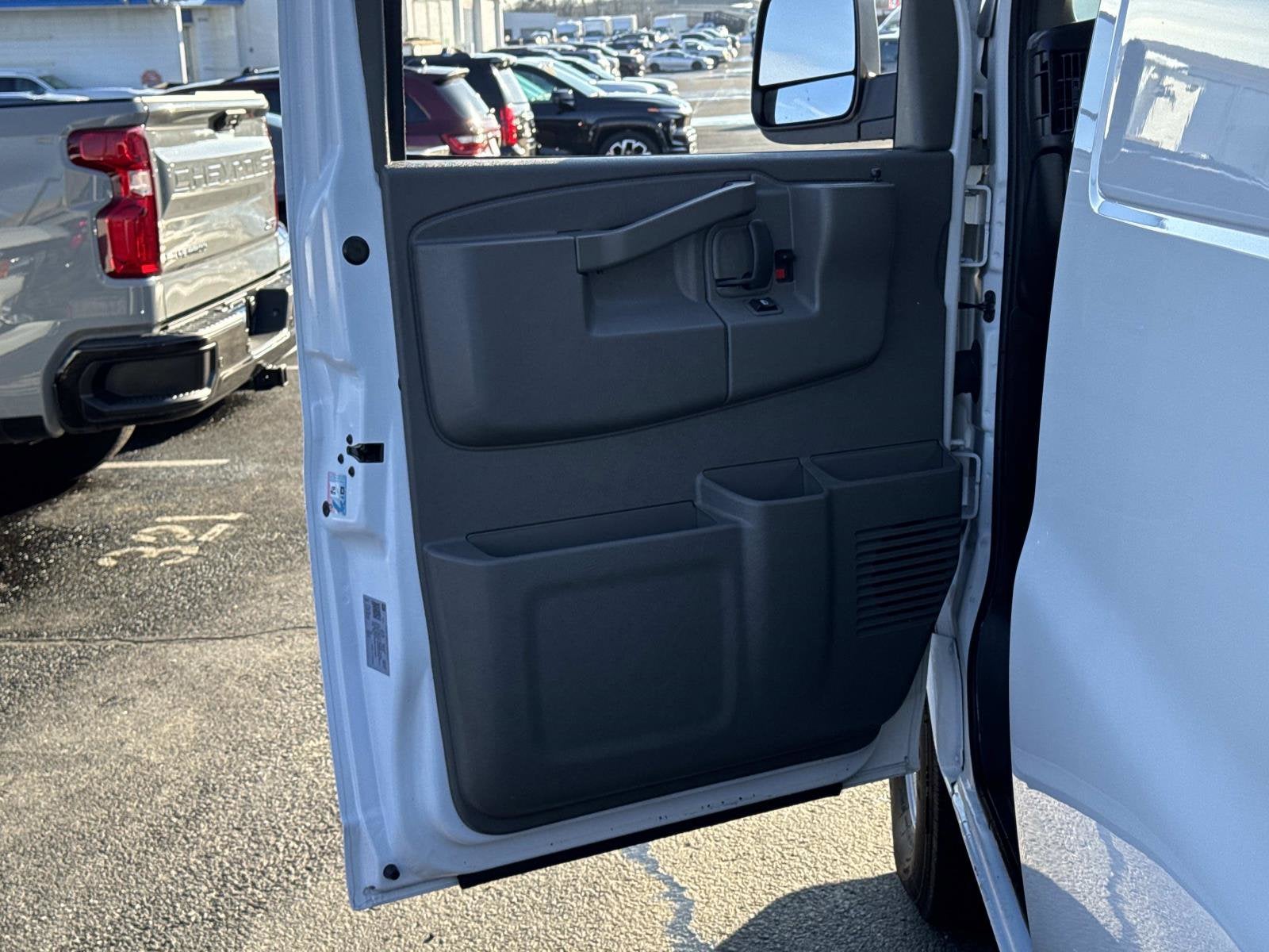 2024 GMC Savana Cargo 2500 Work Van