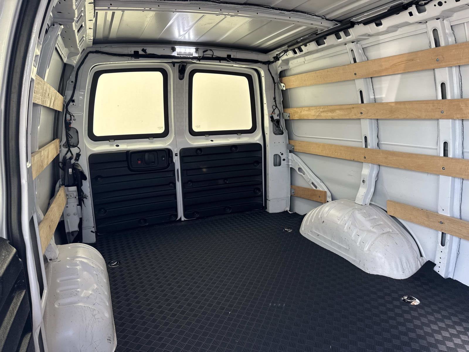 2023 GMC Savana Cargo 2500 Work Van