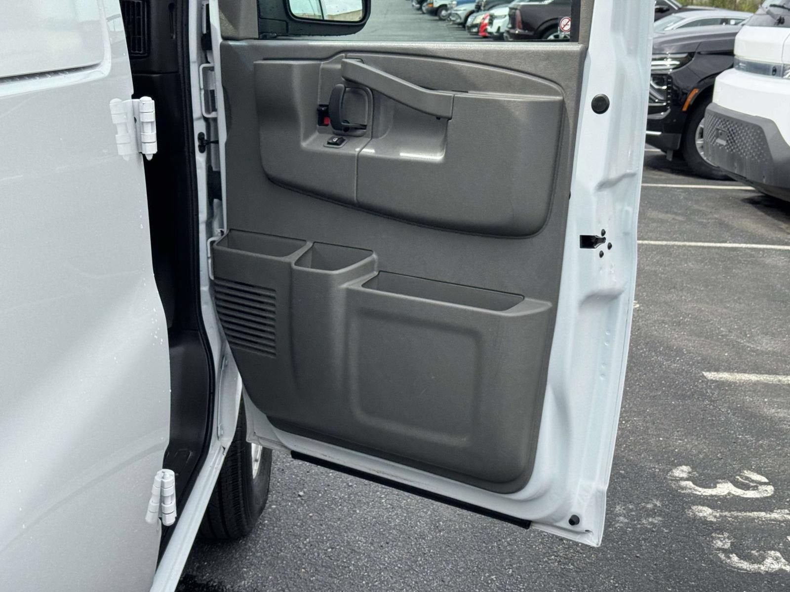 2024 GMC Savana Cargo 2500 Work Van