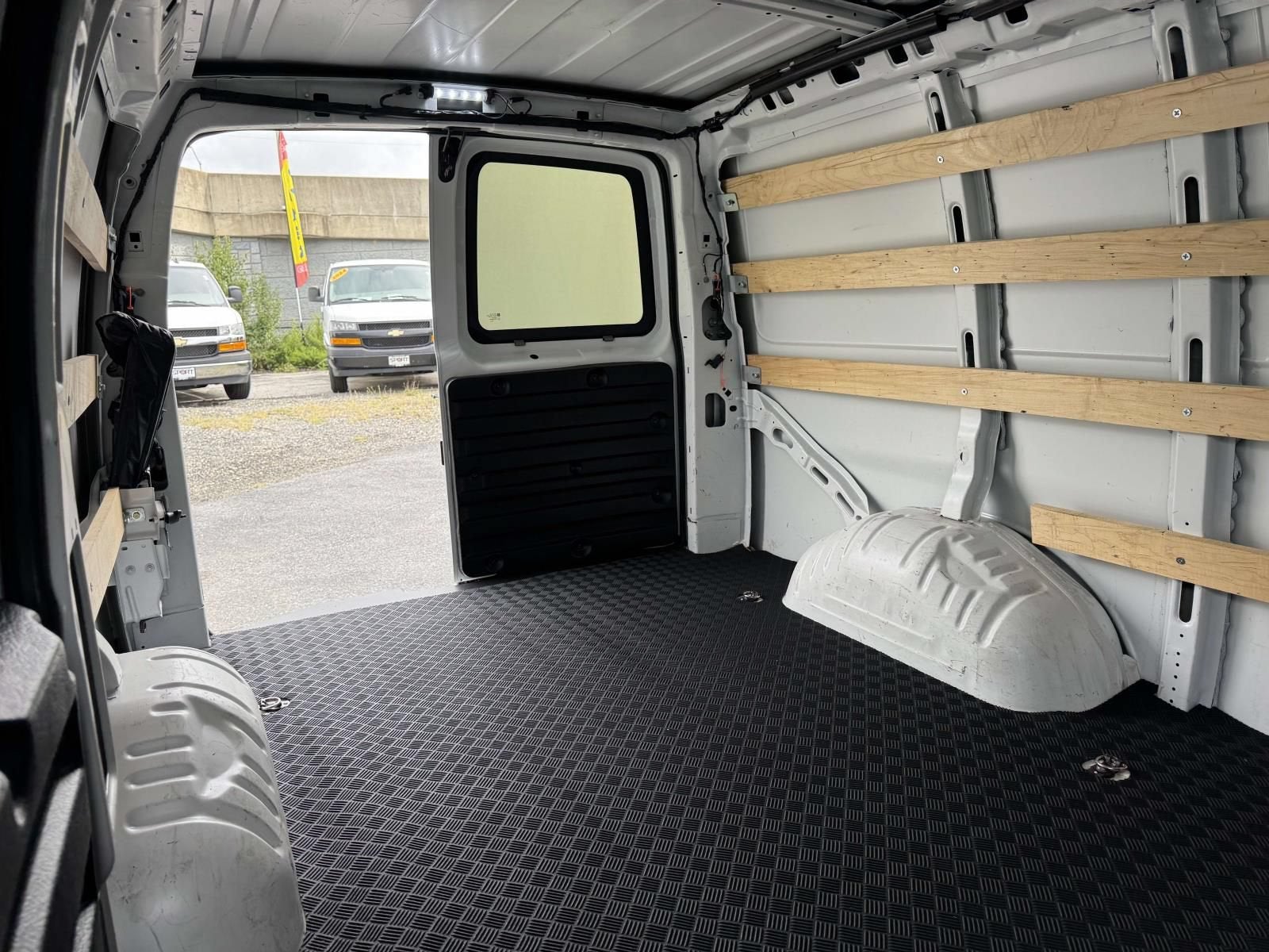 2024 GMC Savana Cargo 2500 Work Van