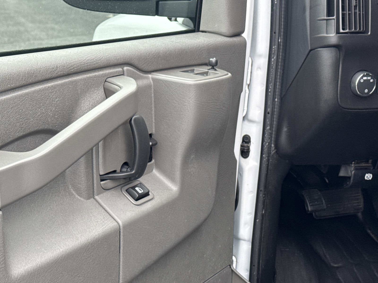 2024 GMC Savana Cargo 2500 Work Van