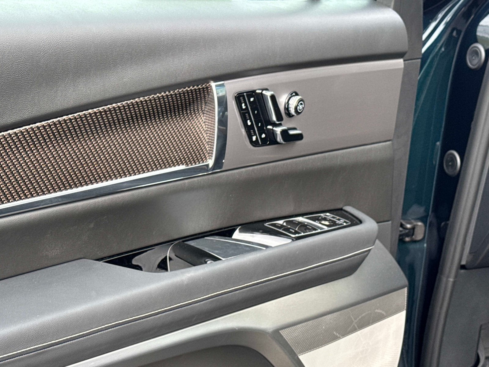 2027 Cadillac VISTIQ Luxury