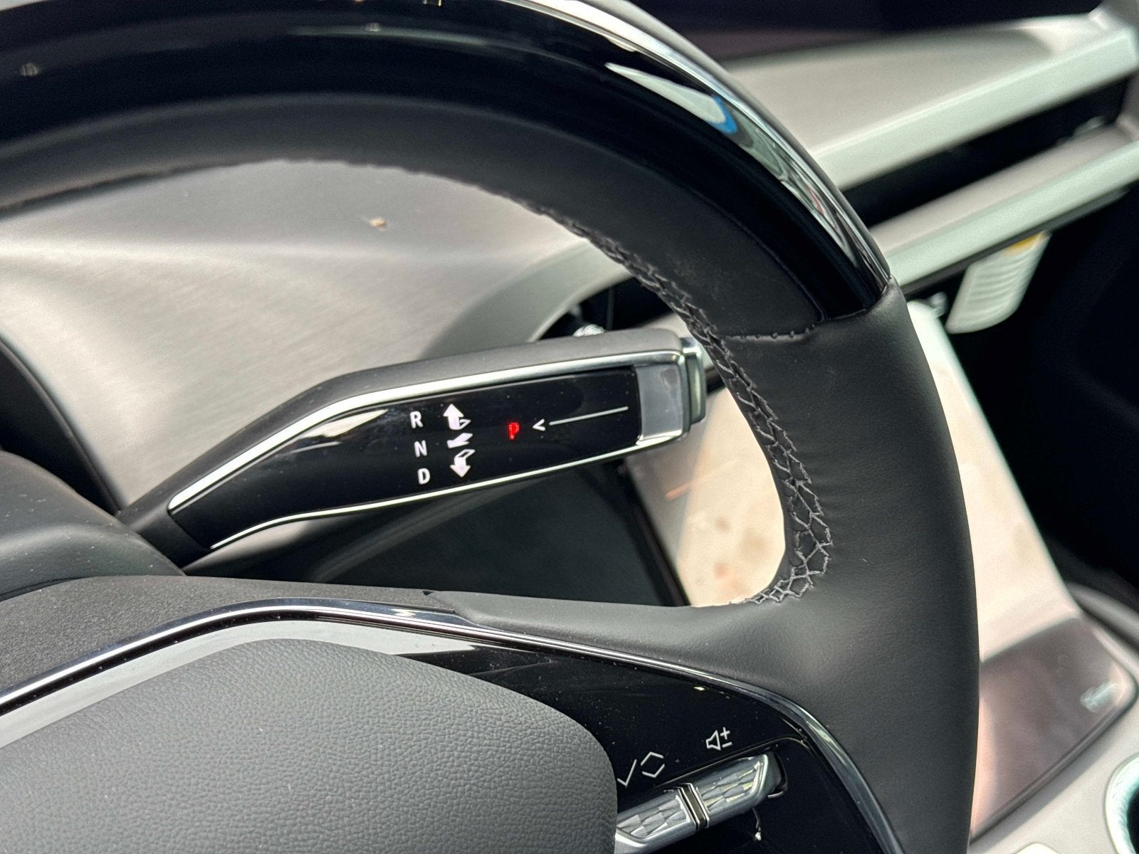 2027 Cadillac VISTIQ Luxury