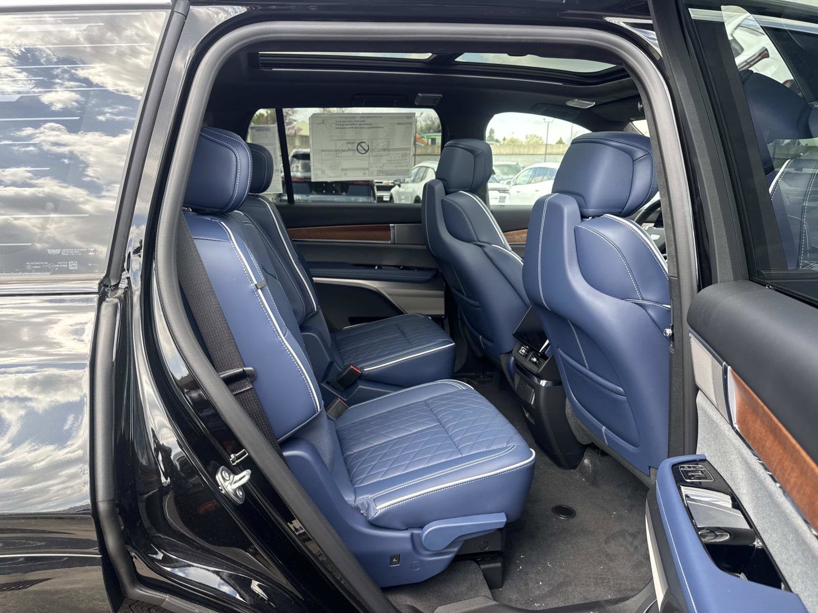 2026 Cadillac VISTIQ Premium Luxury