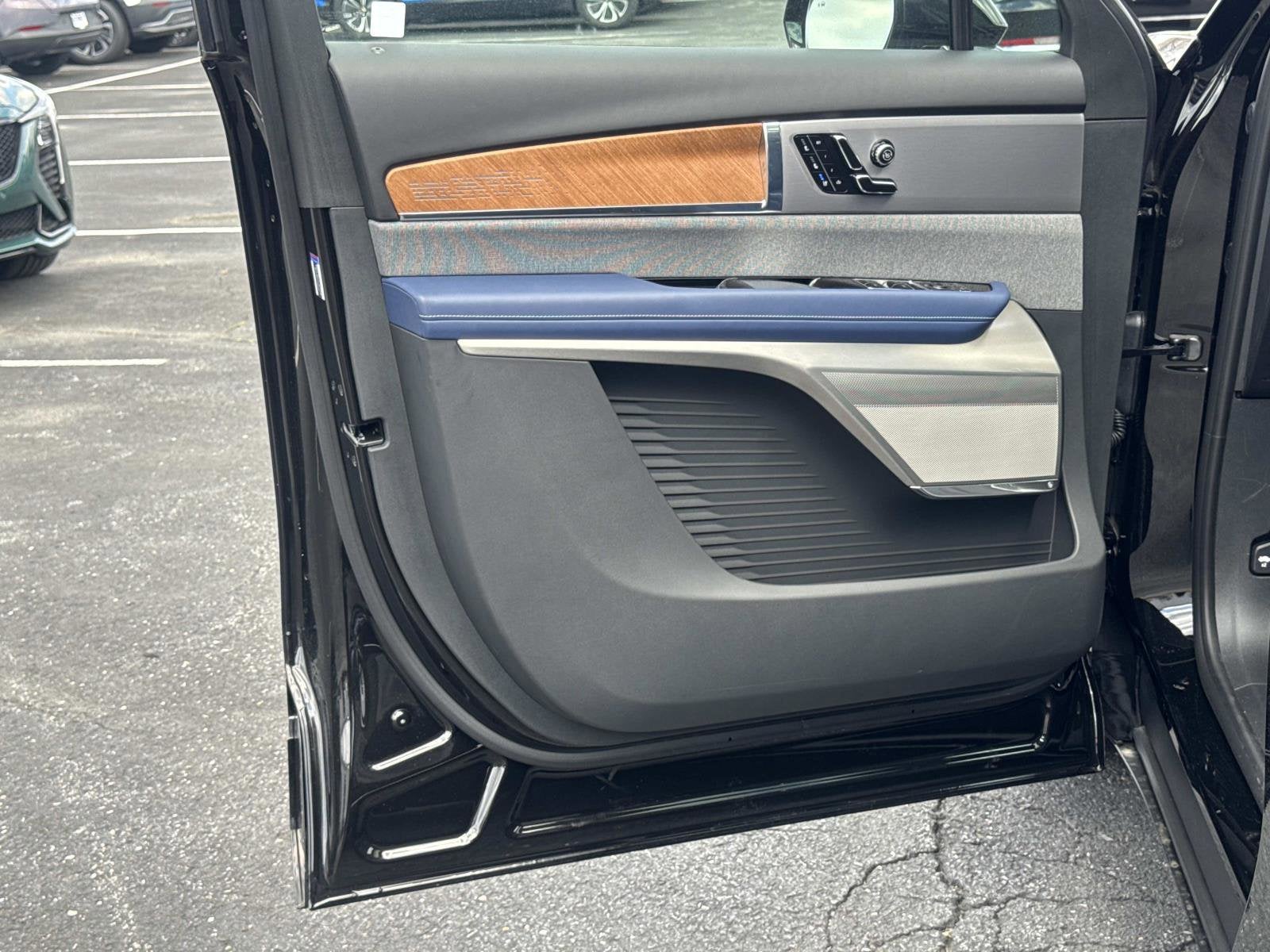 2026 Cadillac VISTIQ Premium Luxury