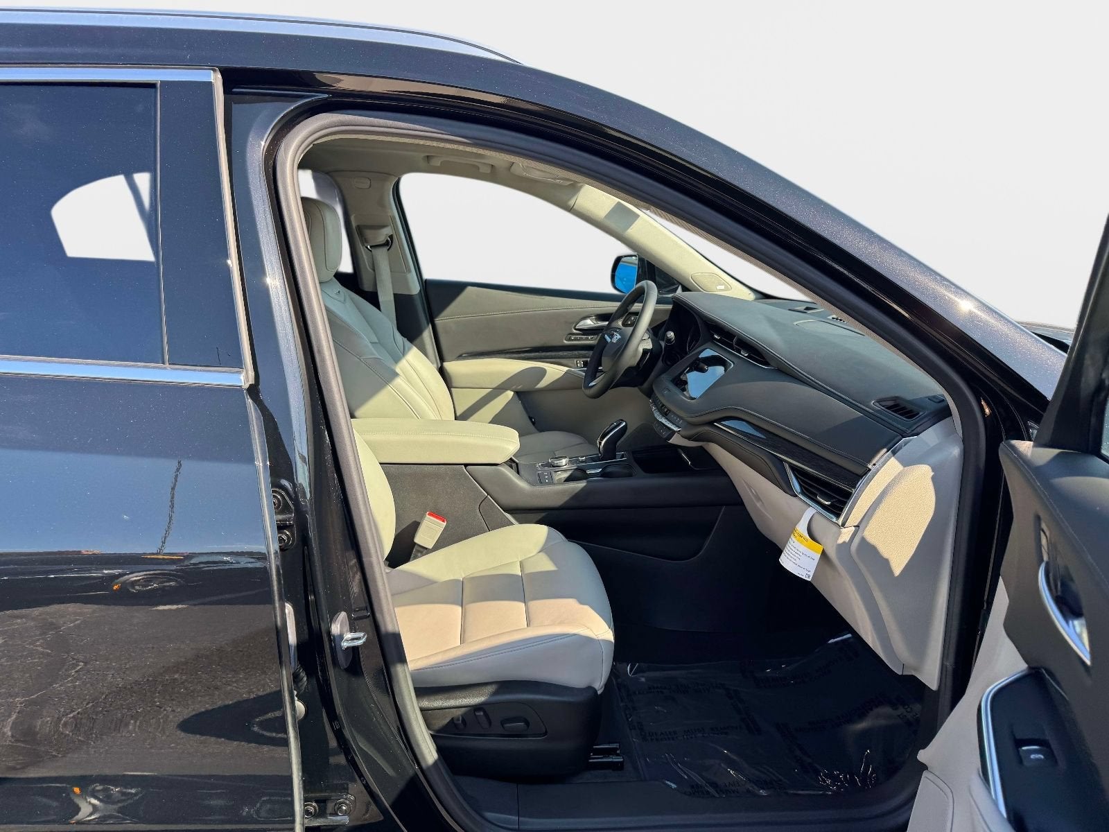 2023 Cadillac XT4 AWD Premium Luxury