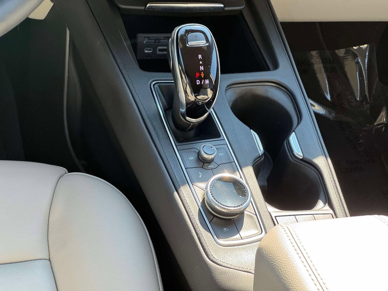 2023 Cadillac XT4 AWD Premium Luxury