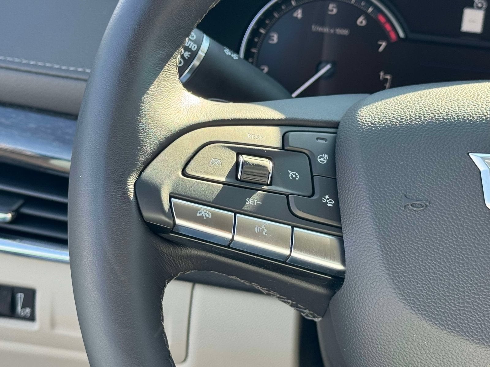 2023 Cadillac XT4 AWD Premium Luxury