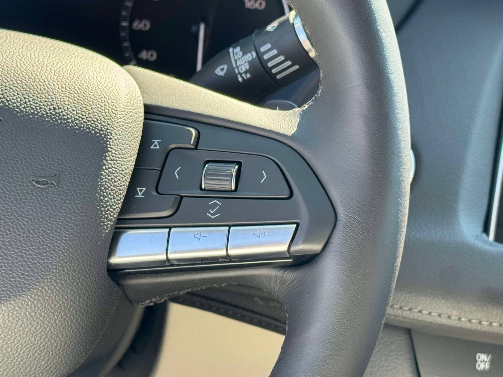 2023 Cadillac XT4 AWD Premium Luxury