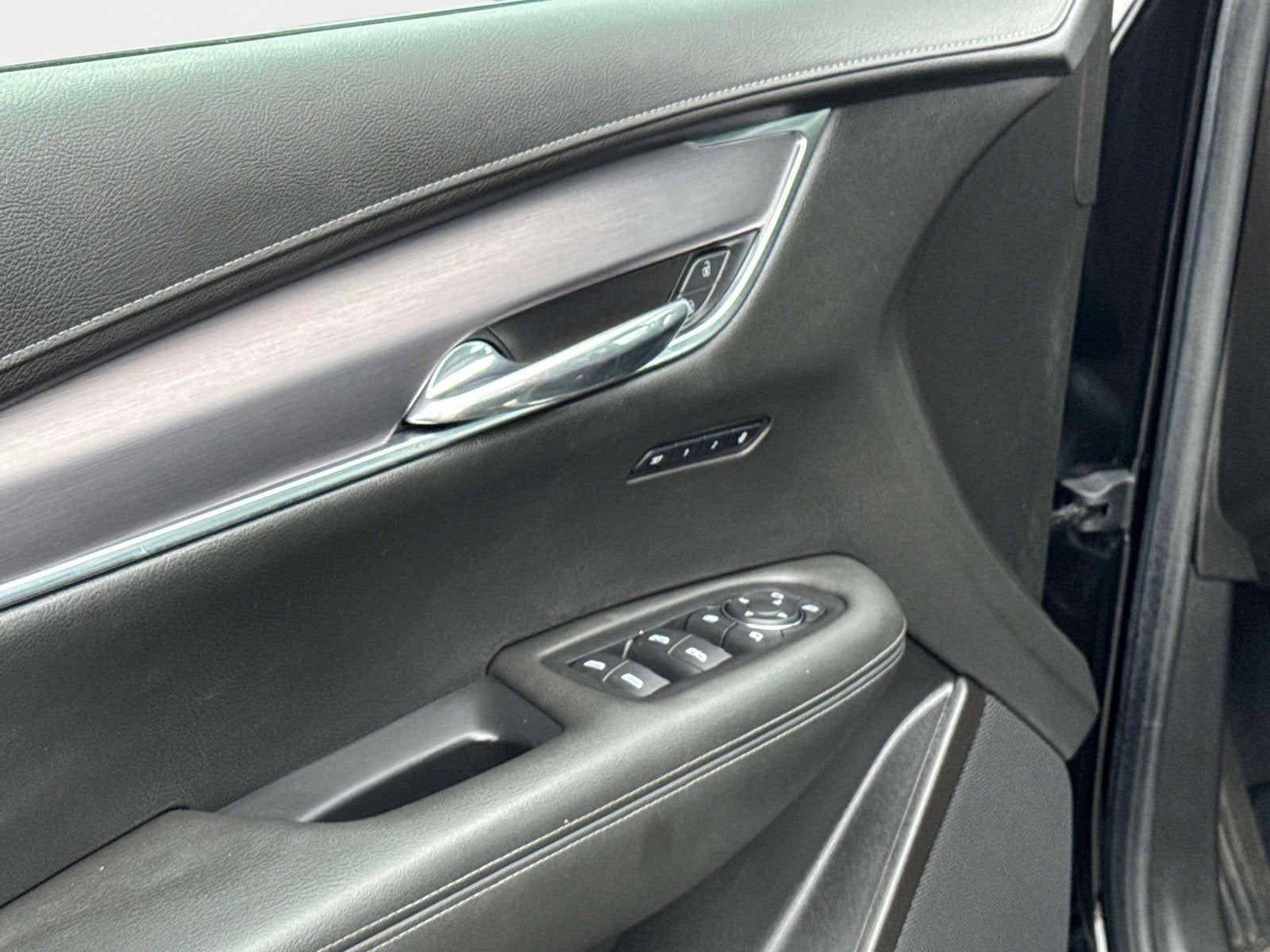 2024 Cadillac XT6 Luxury